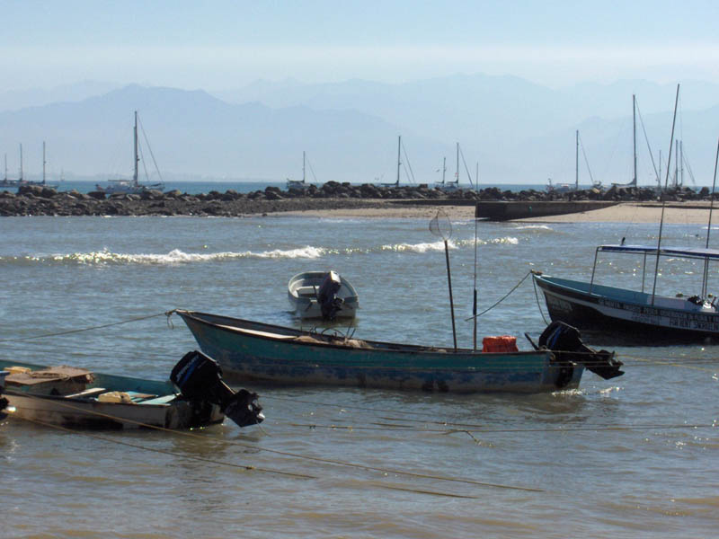 La Cruz Harbor - breaking wave