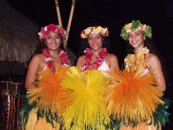 Tahitian dancing girls