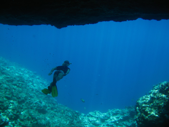 Diving into Mariners Cave  - by Cool Bananas (1)