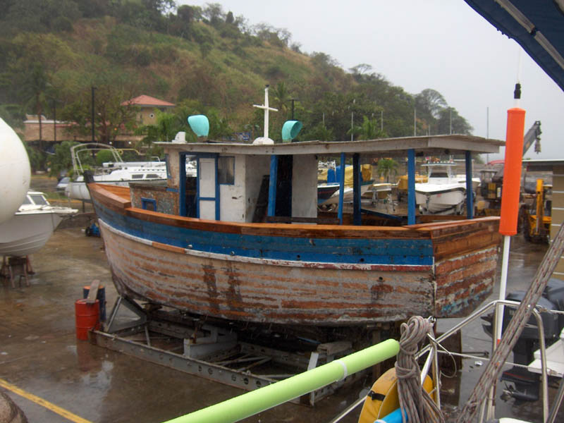 30 foot fishing boat beside us